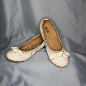 Nordstrom Rack Girls Dress Flats – White Bow – Size 13M